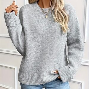 Cozy Gray Women's Sweater - NWOT